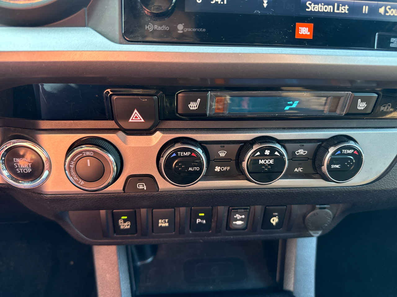 Toyota Tacoma 4WD Double Cab V6 AT Limited (Natl) 2016