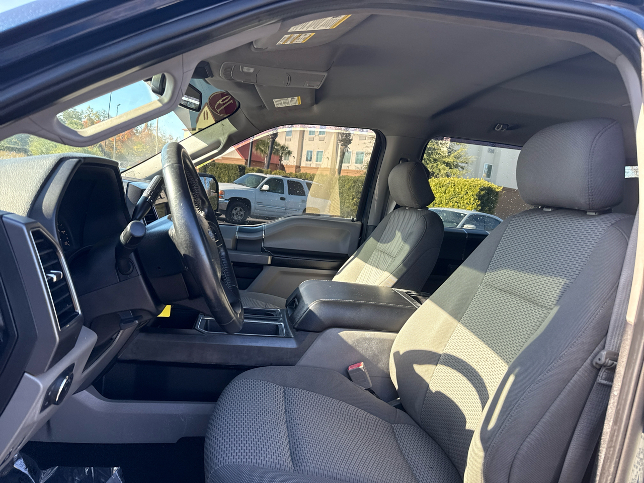 Ford F-150 XLT SuperCrew Short Bed 4WD 2019