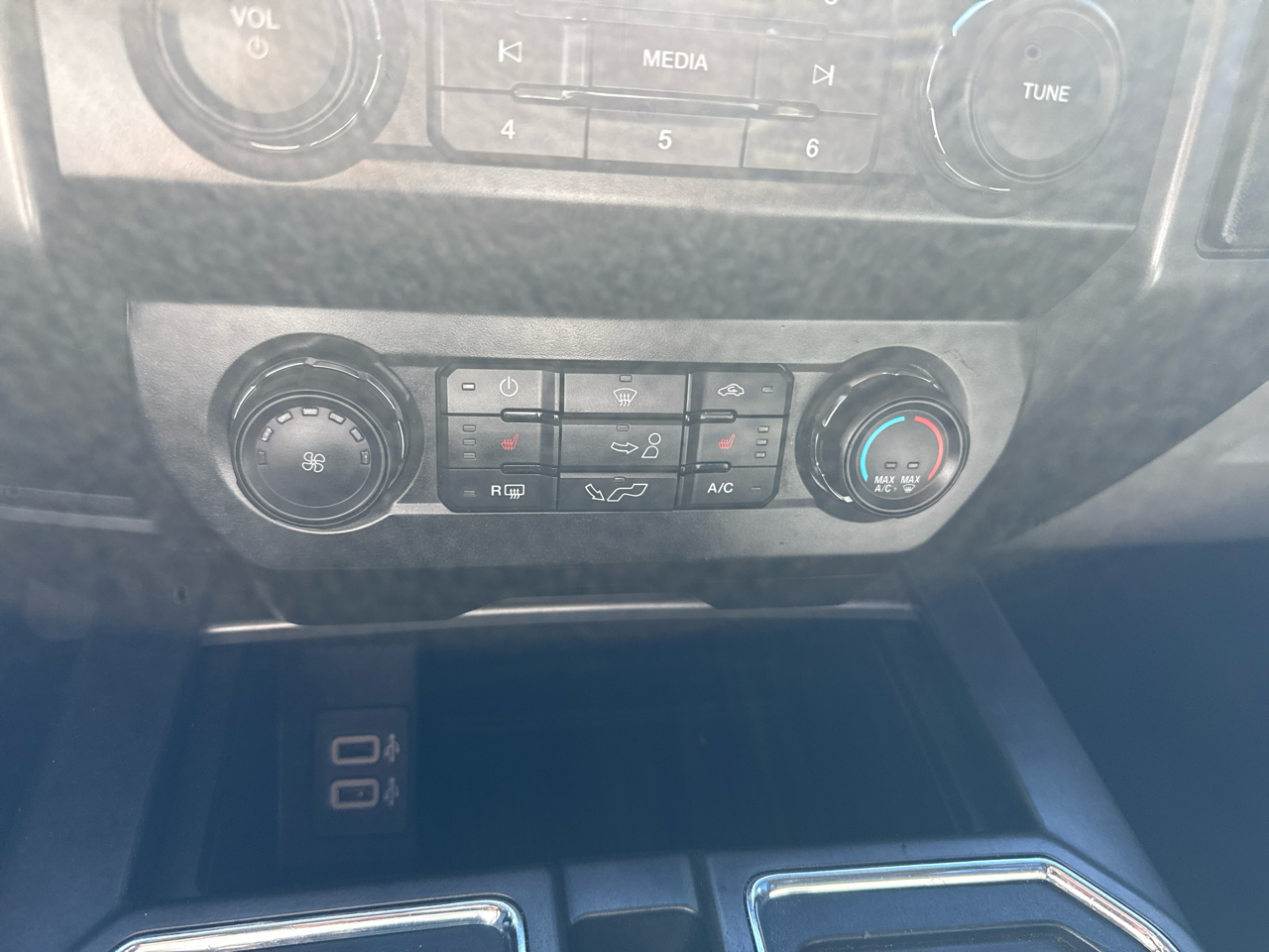 Ford F-150 XLT SuperCrew Short Bed 4WD 2019