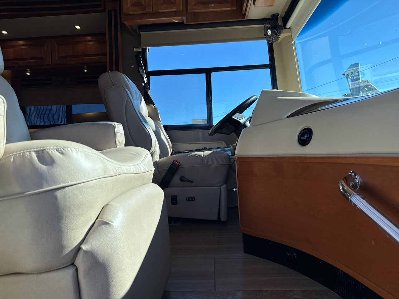 Tiffin Motorhomes Allegro  2019