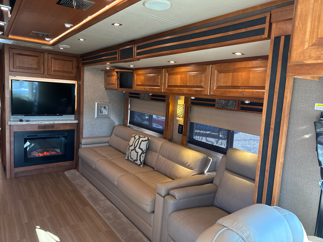 Tiffin Motorhomes Allegro  2019