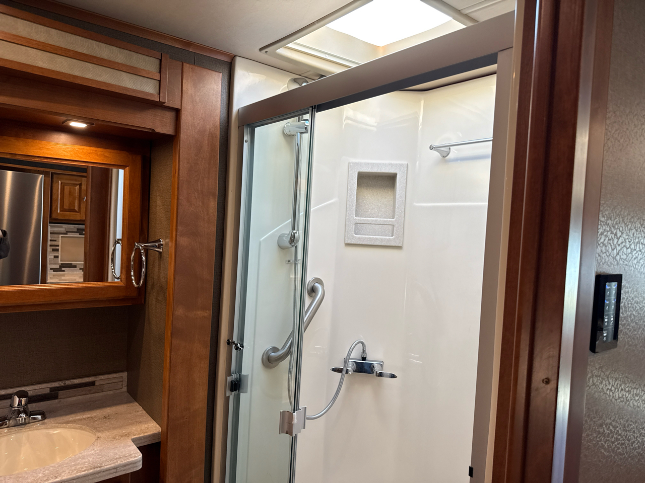 Tiffin Motorhomes Allegro  2019