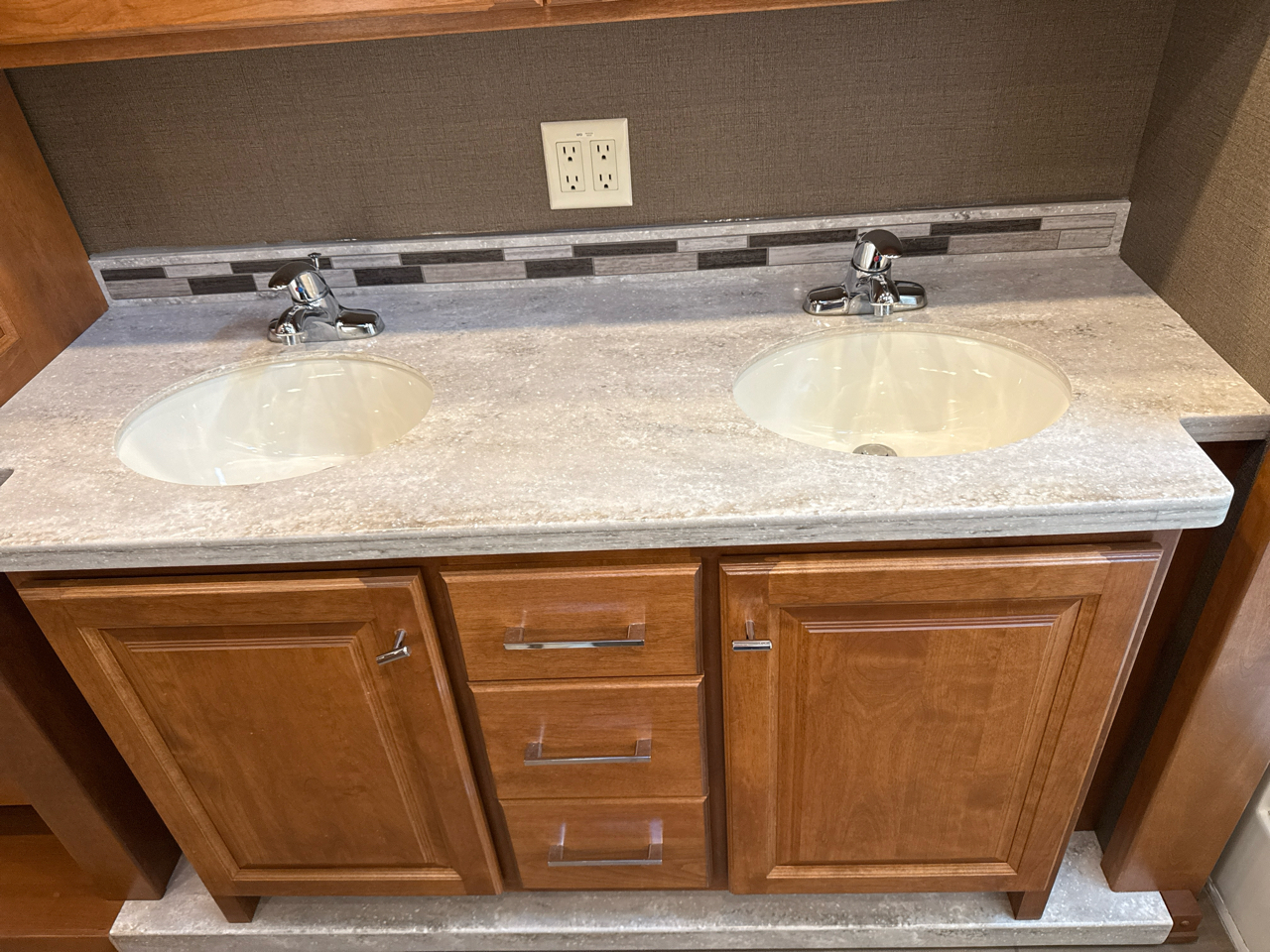 Tiffin Motorhomes Allegro  2019