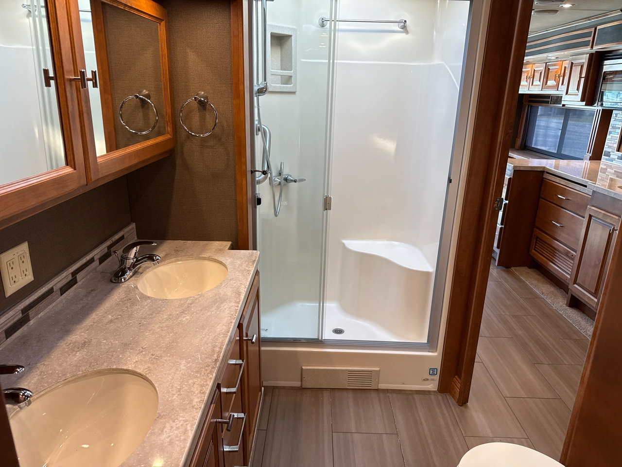 Tiffin Motorhomes Allegro  2019