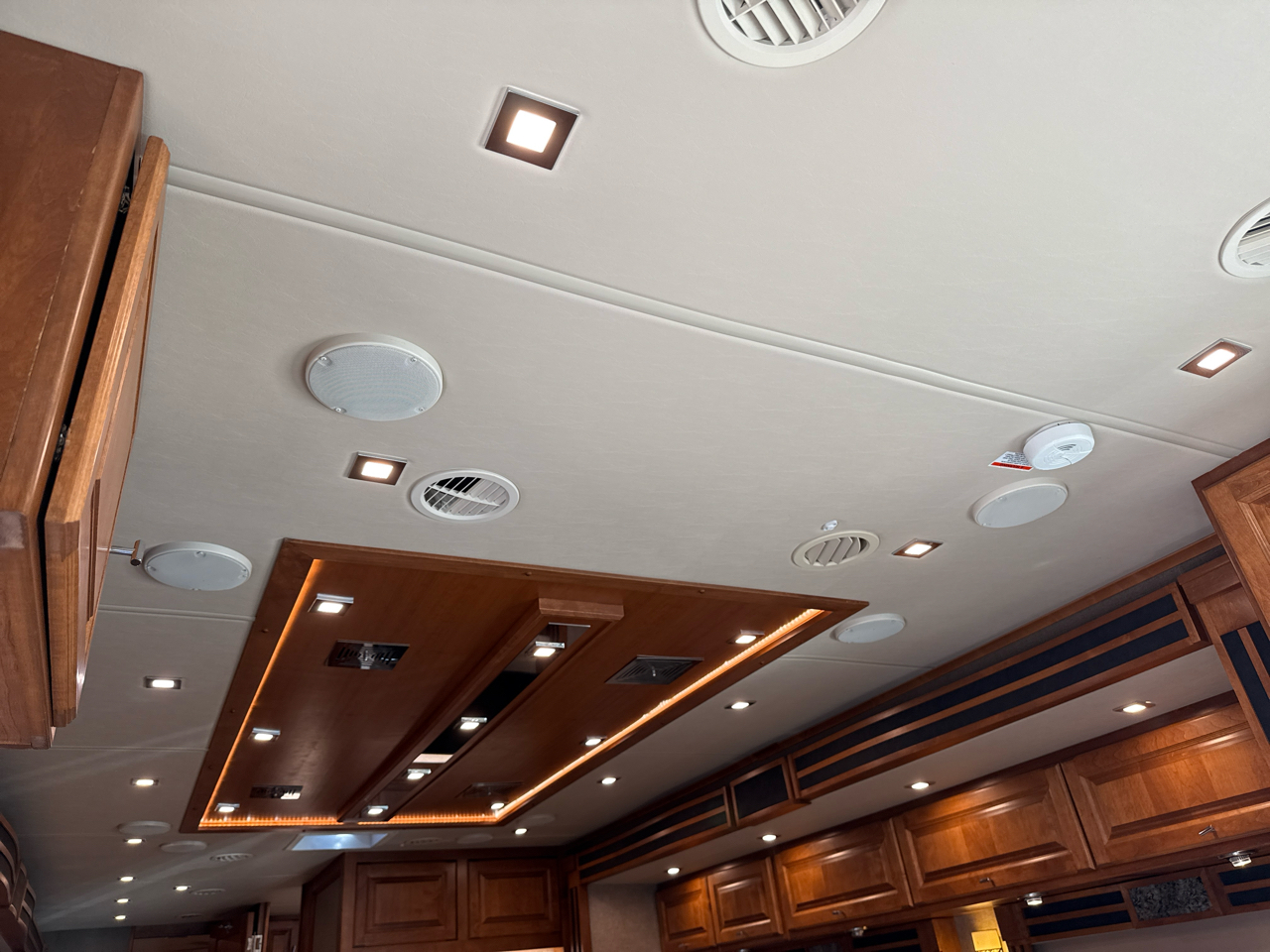 Tiffin Motorhomes Allegro  2019