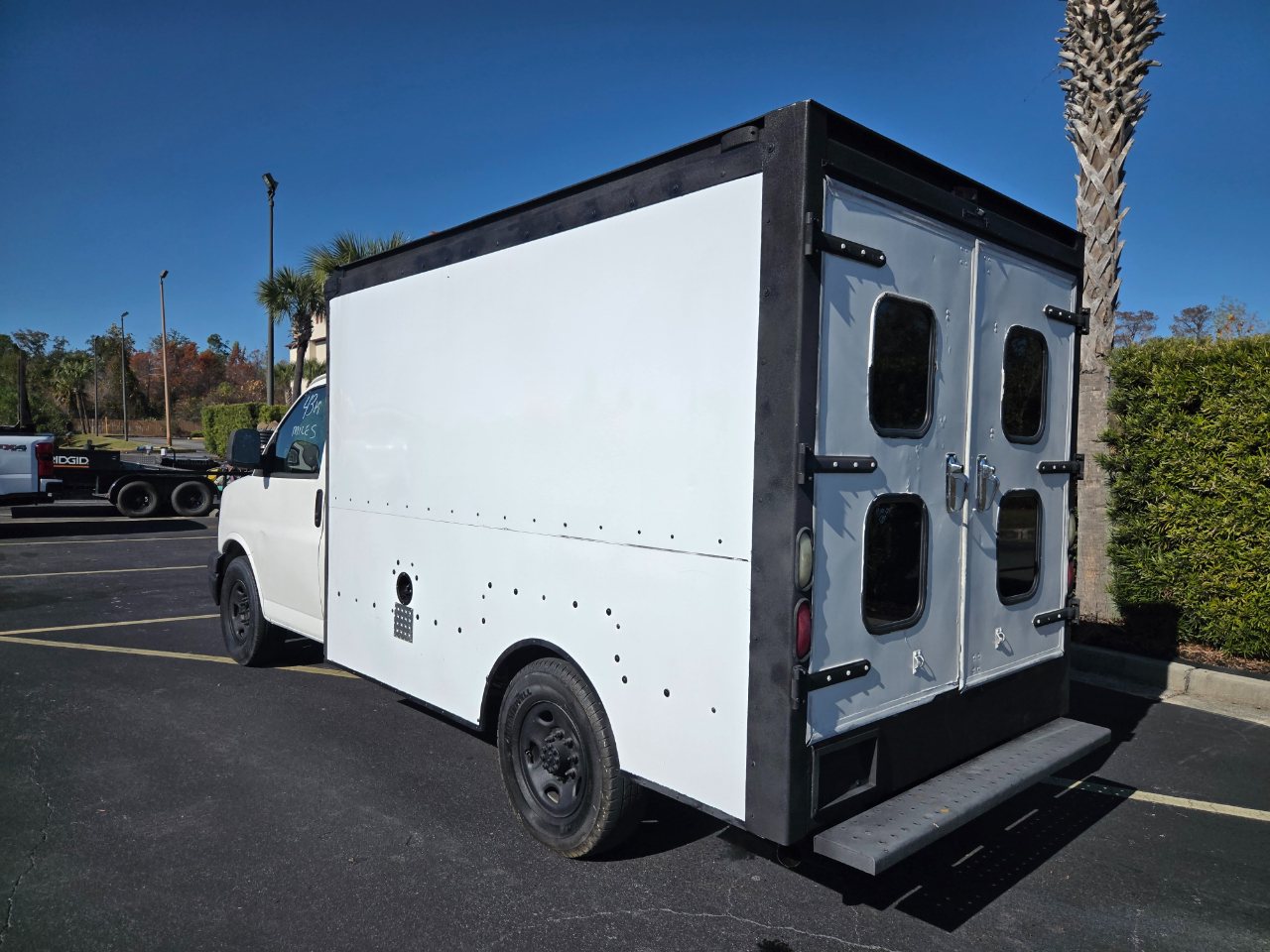 Chevrolet Express Commercial Cutaway  2003