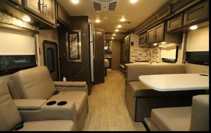 Ford F-600 Super Duty Chassis  2022