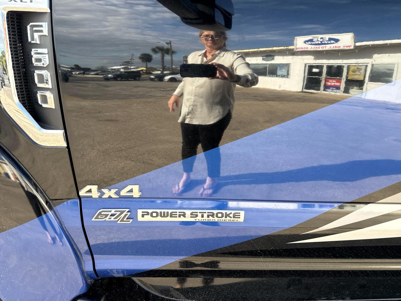 Ford F-600 Super Duty Chassis  2022