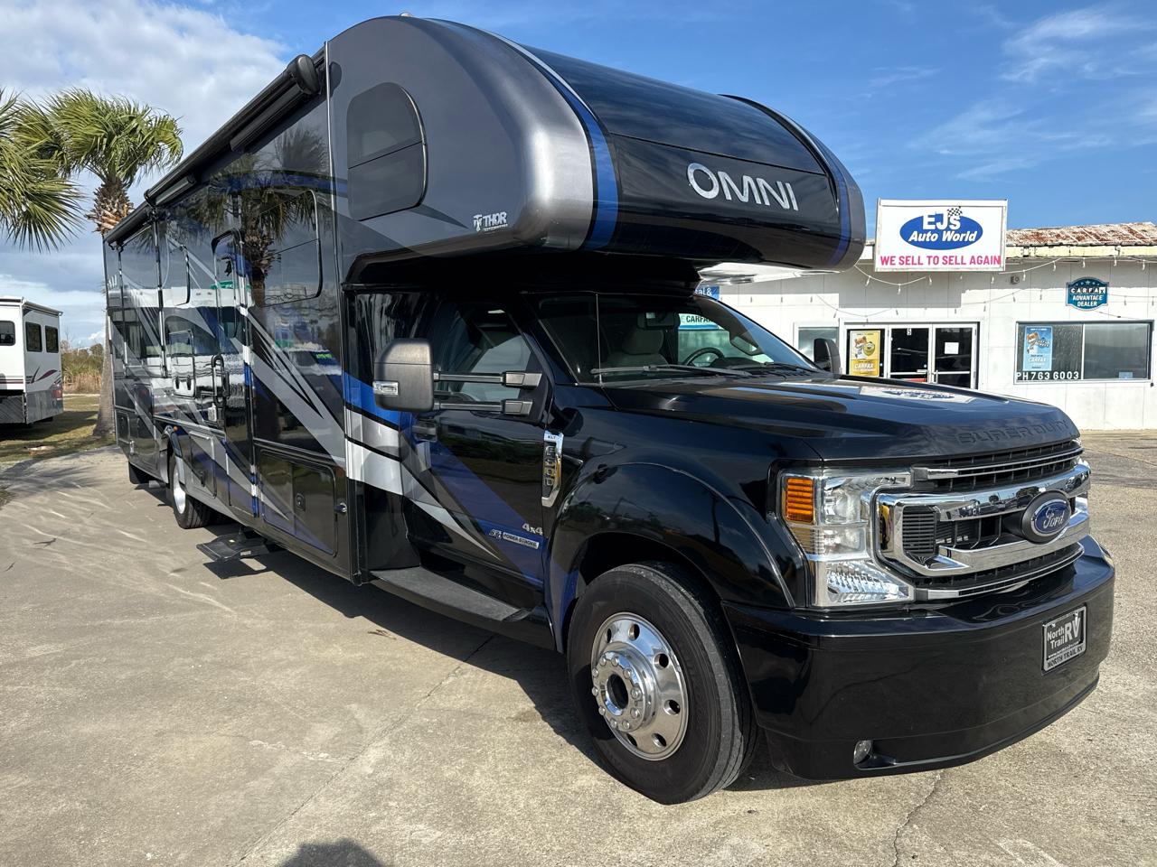 Ford F-600 Super Duty Chassis  2022