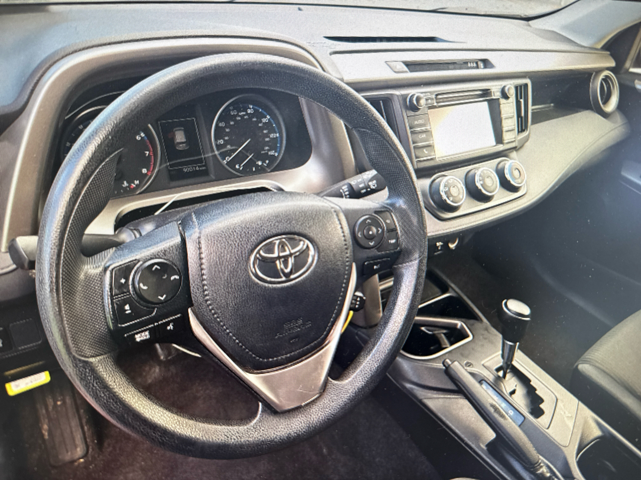 Toyota RAV4 LE AWD (Natl) 2017