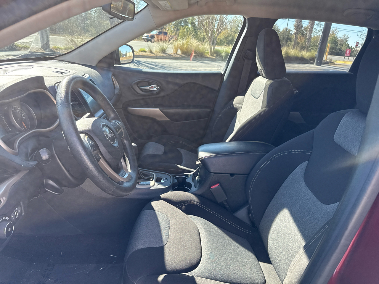 Jeep Cherokee Latitude Tech Connect FWD 2018