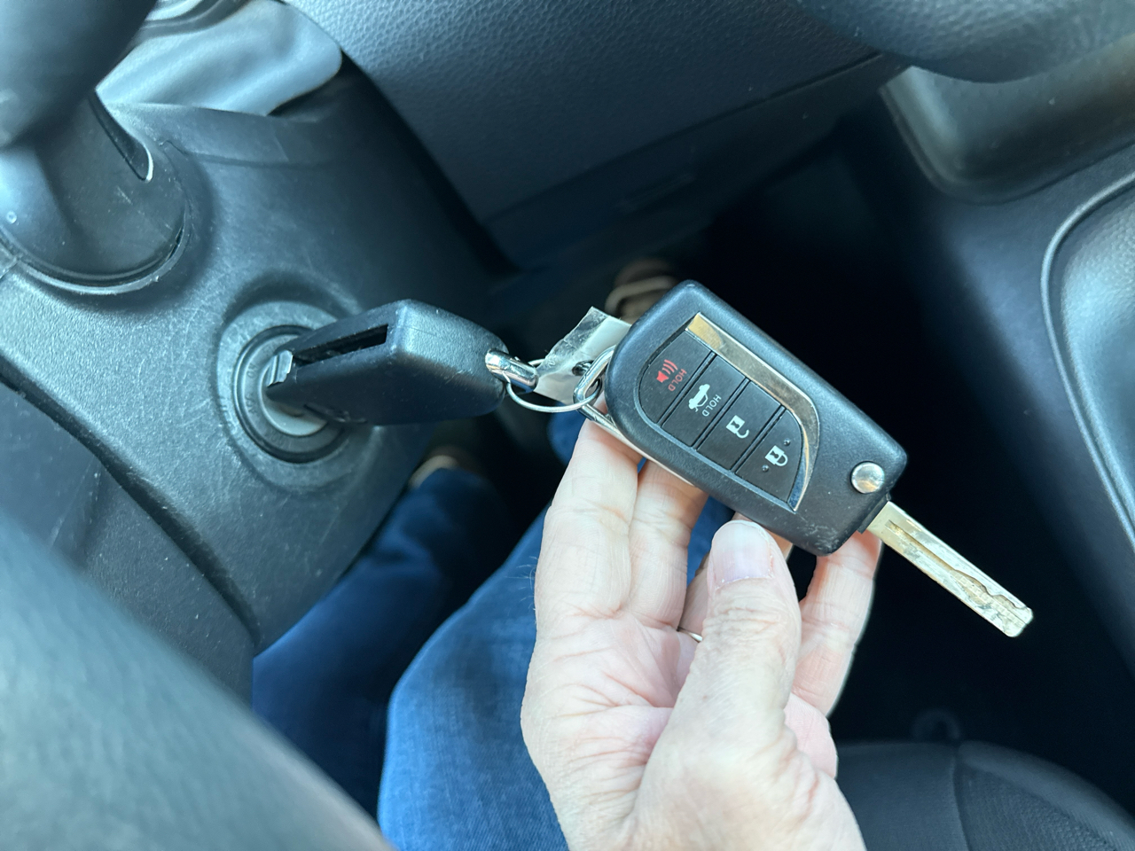 Toyota Corolla LE CVT (Natl) 2023