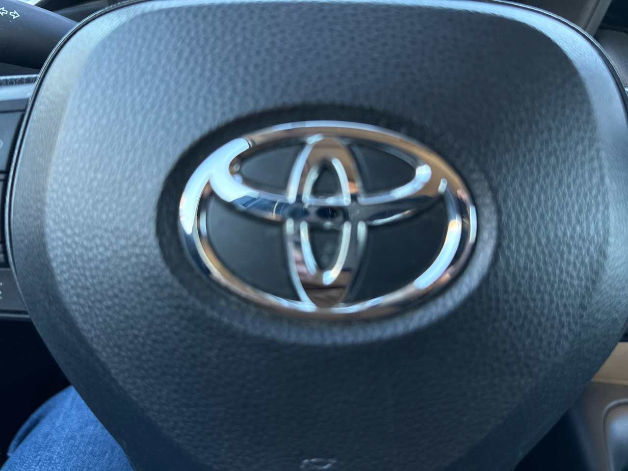 Toyota Corolla LE CVT (Natl) 2023