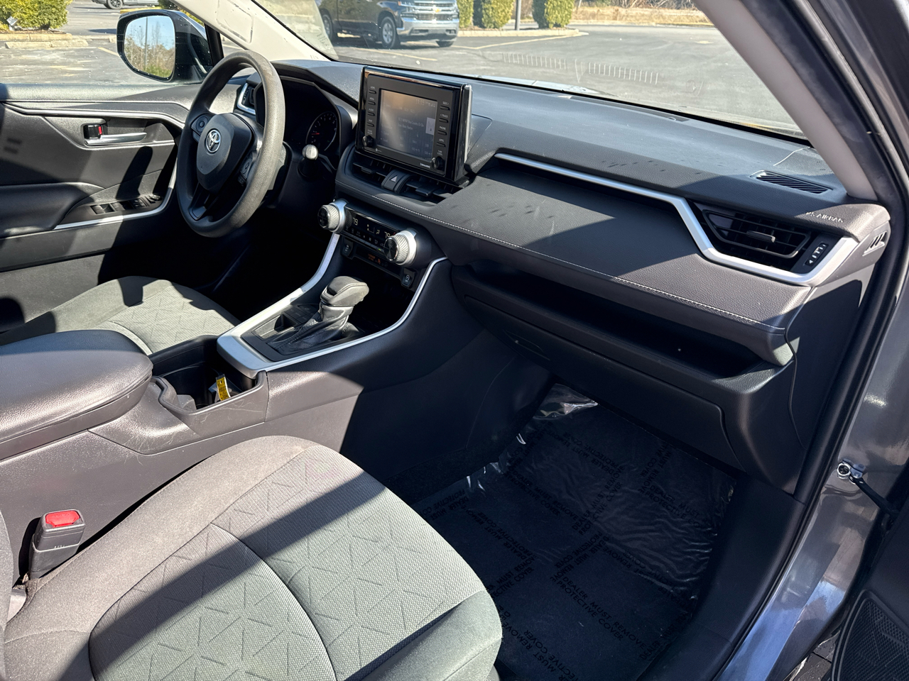 Toyota RAV4 XLE FWD (Natl) 2021