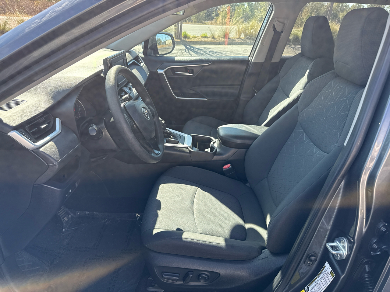 Toyota RAV4 XLE FWD (Natl) 2021