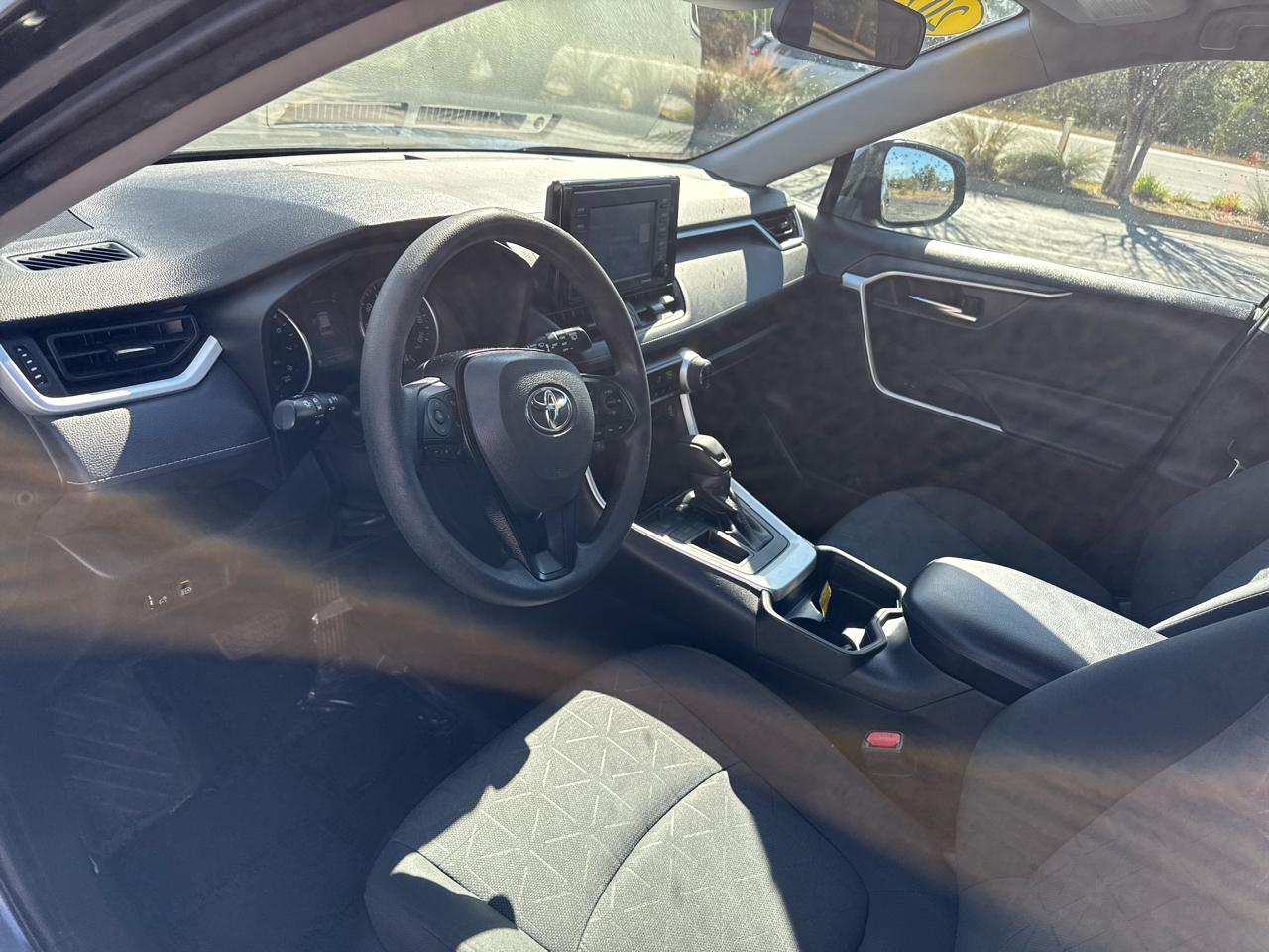 Toyota RAV4 XLE FWD (Natl) 2021