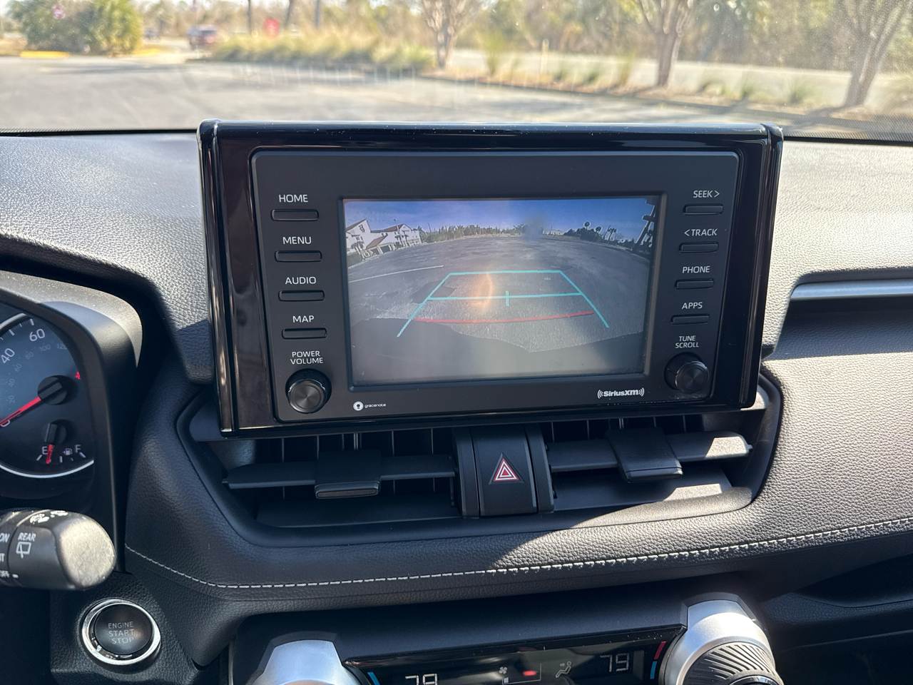 Toyota RAV4 XLE FWD (Natl) 2021