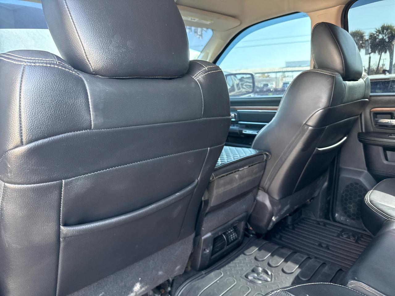 RAM 1500 Laramie 4x4 Crew Cab 5'7" Box 2017