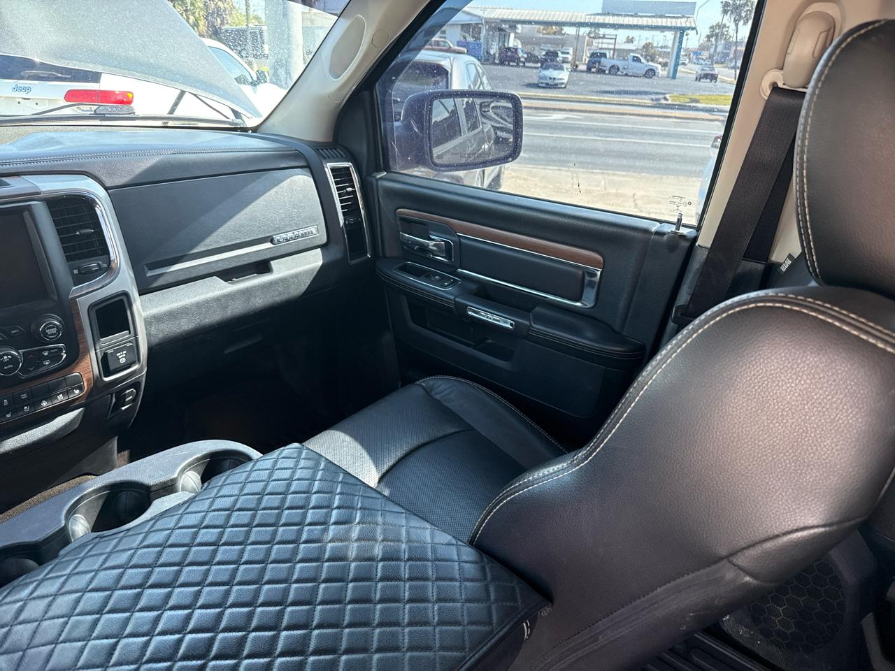 RAM 1500 Laramie 4x4 Crew Cab 5'7" Box 2017