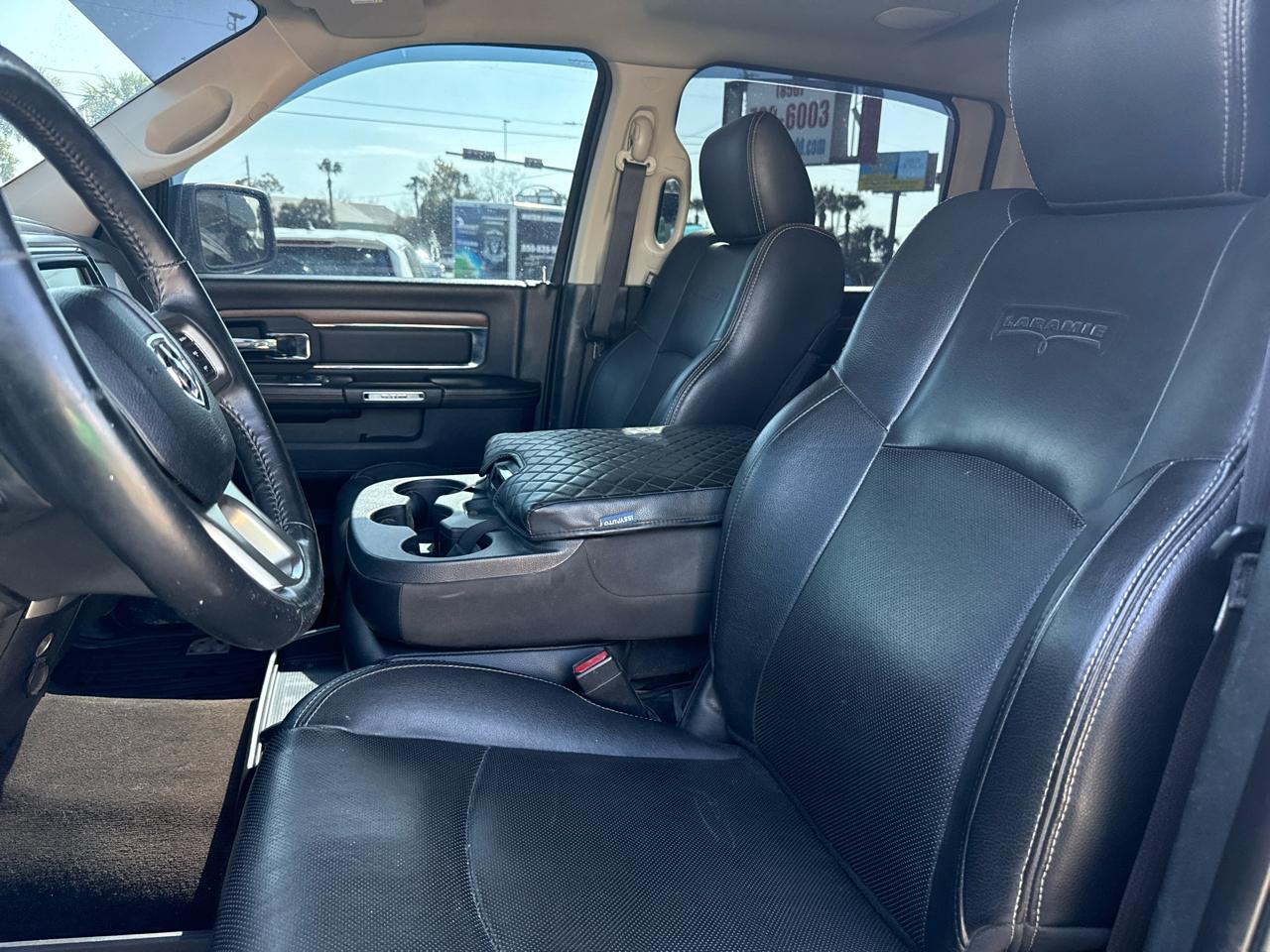 RAM 1500 Laramie 4x4 Crew Cab 5'7" Box 2017