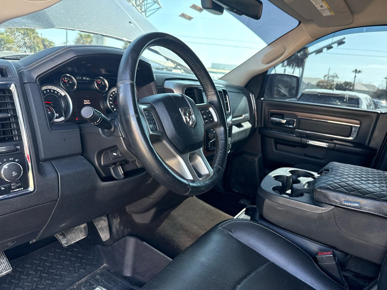 RAM 1500 Laramie 4x4 Crew Cab 5'7" Box 2017