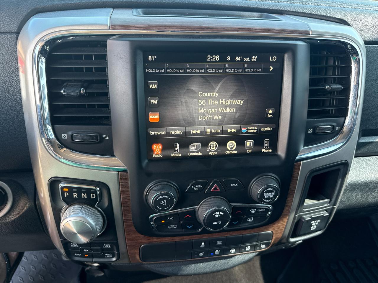 RAM 1500 Laramie 4x4 Crew Cab 5'7" Box 2017