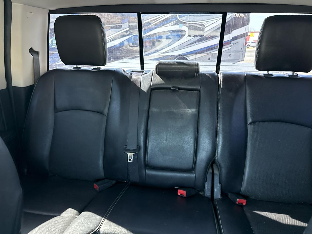 RAM 1500 Laramie 4x4 Crew Cab 5'7" Box 2017