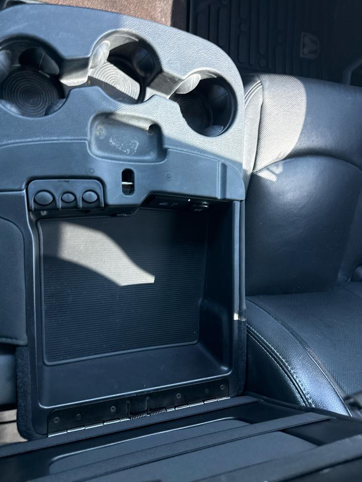 RAM 1500 Laramie 4x4 Crew Cab 5'7" Box 2017