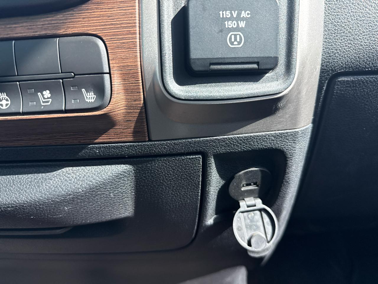 RAM 1500 Laramie 4x4 Crew Cab 5'7" Box 2017