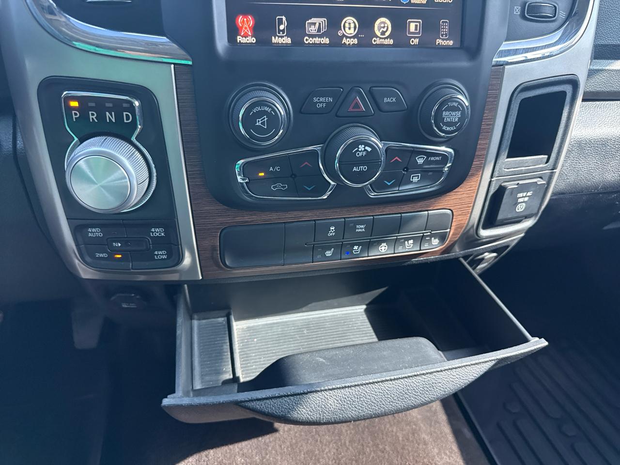 RAM 1500 Laramie 4x4 Crew Cab 5'7" Box 2017