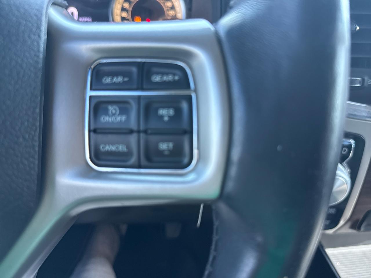 RAM 1500 Laramie 4x4 Crew Cab 5'7" Box 2017