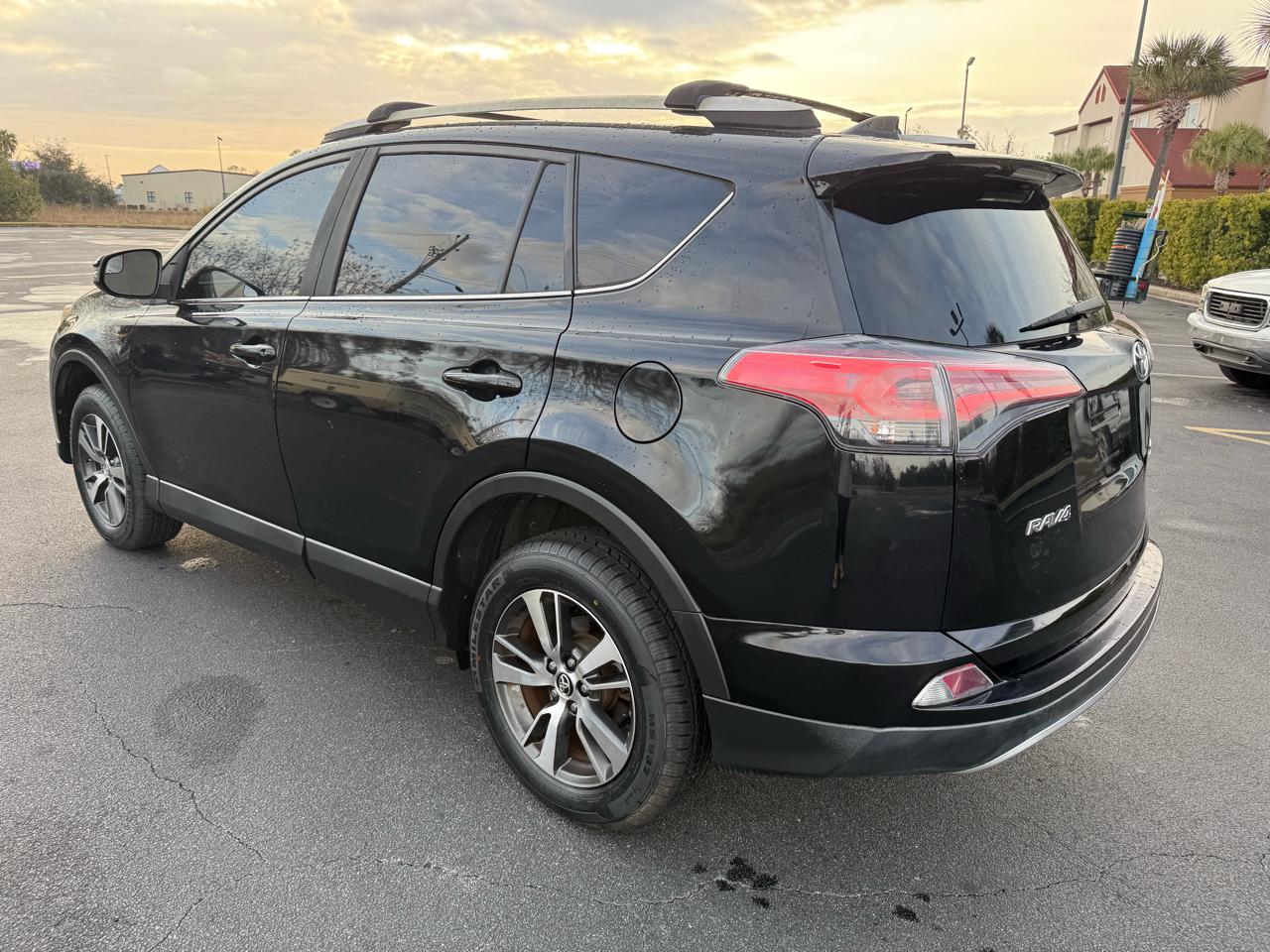 Toyota RAV4 Adventure FWD (Natl) 2018