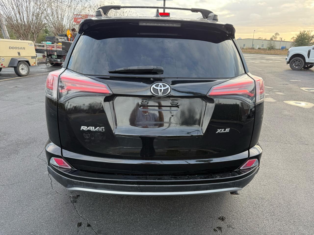 Toyota RAV4 Adventure FWD (Natl) 2018