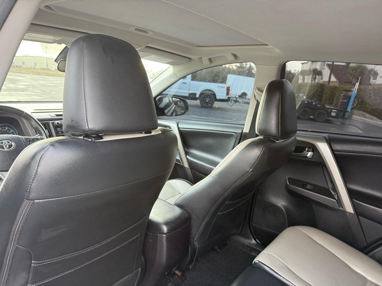 Toyota RAV4 Adventure FWD (Natl) 2018