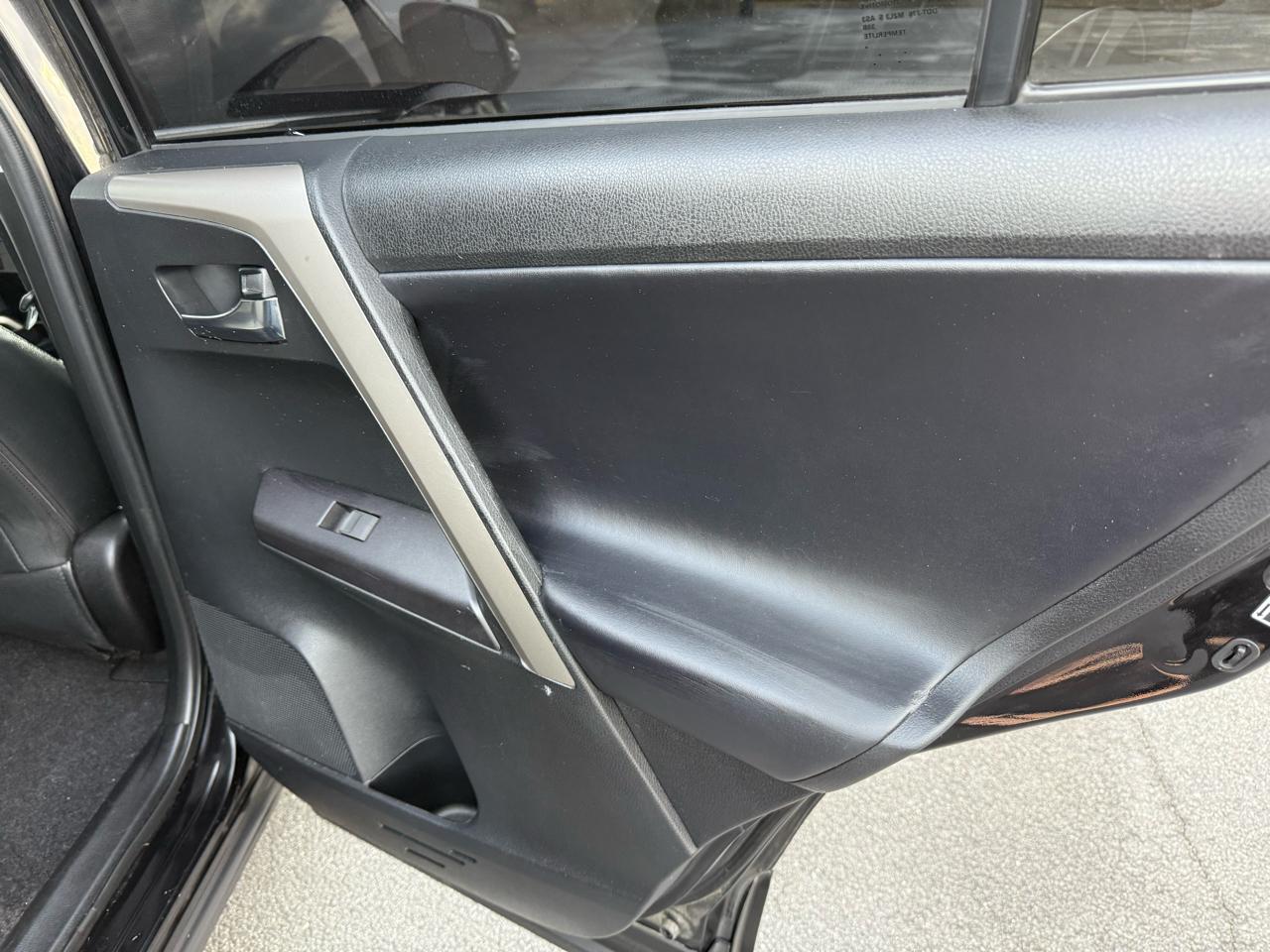 Toyota RAV4 Adventure FWD (Natl) 2018