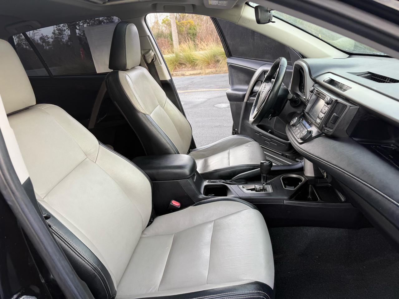 Toyota RAV4 Adventure FWD (Natl) 2018