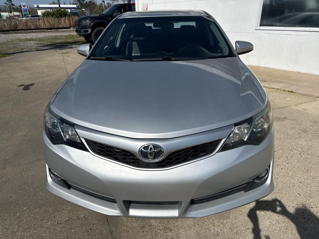 Toyota Camry 4dr Sdn I4 Auto SE (Natl) 2012