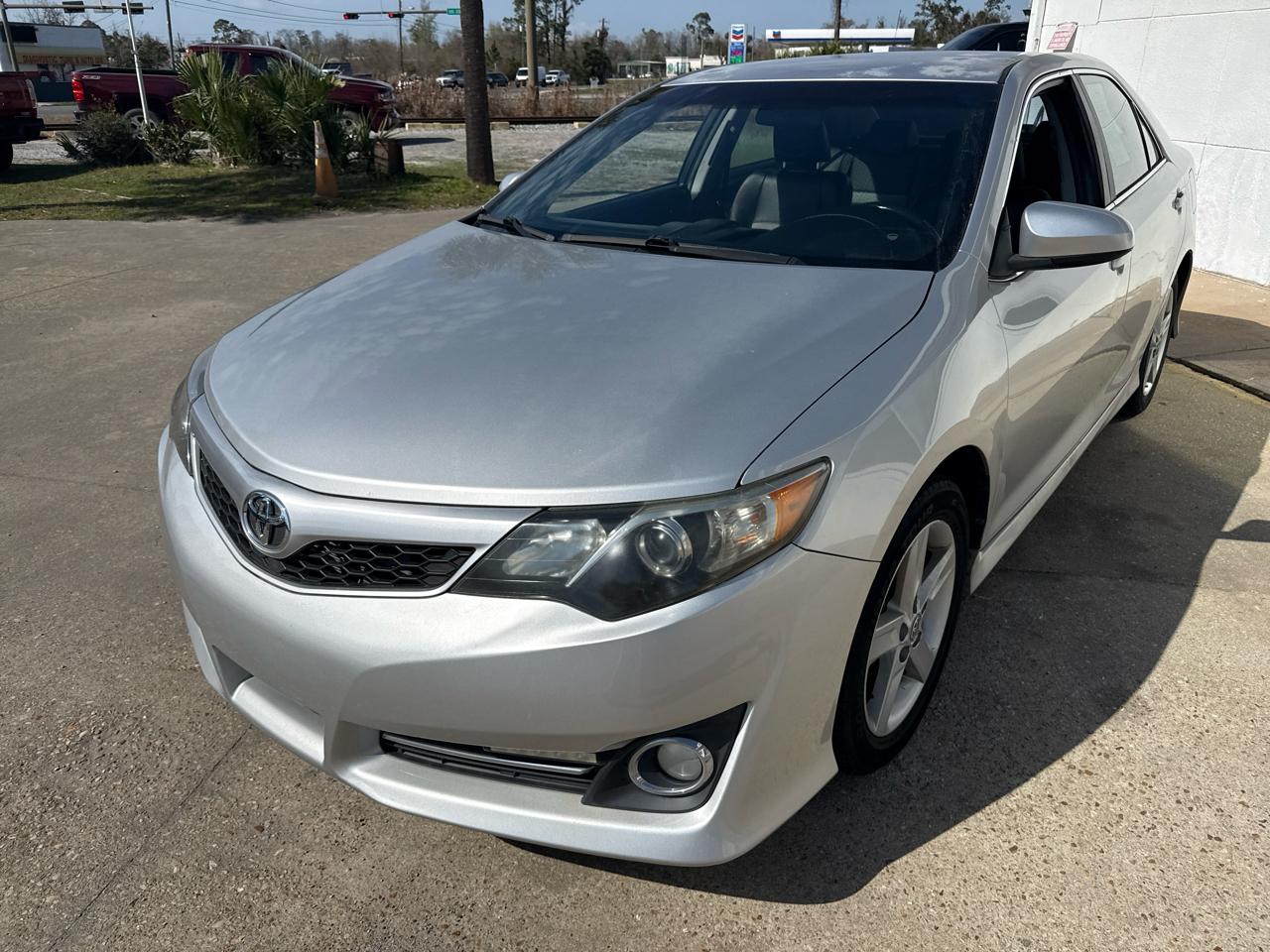 Toyota Camry 4dr Sdn I4 Auto SE (Natl) 2012