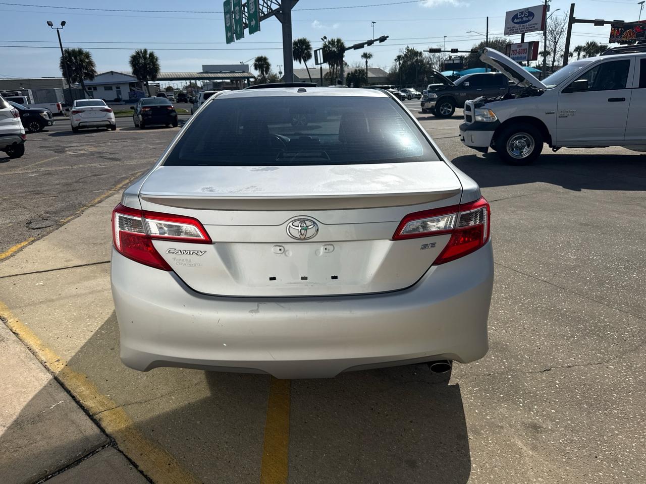 Toyota Camry 4dr Sdn I4 Auto SE (Natl) 2012