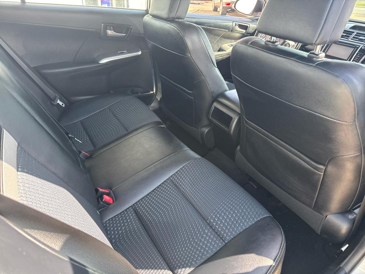 Toyota Camry 4dr Sdn I4 Auto SE (Natl) 2012