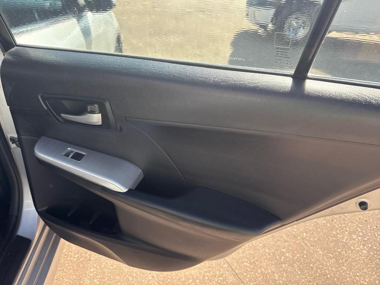 Toyota Camry 4dr Sdn I4 Auto SE (Natl) 2012