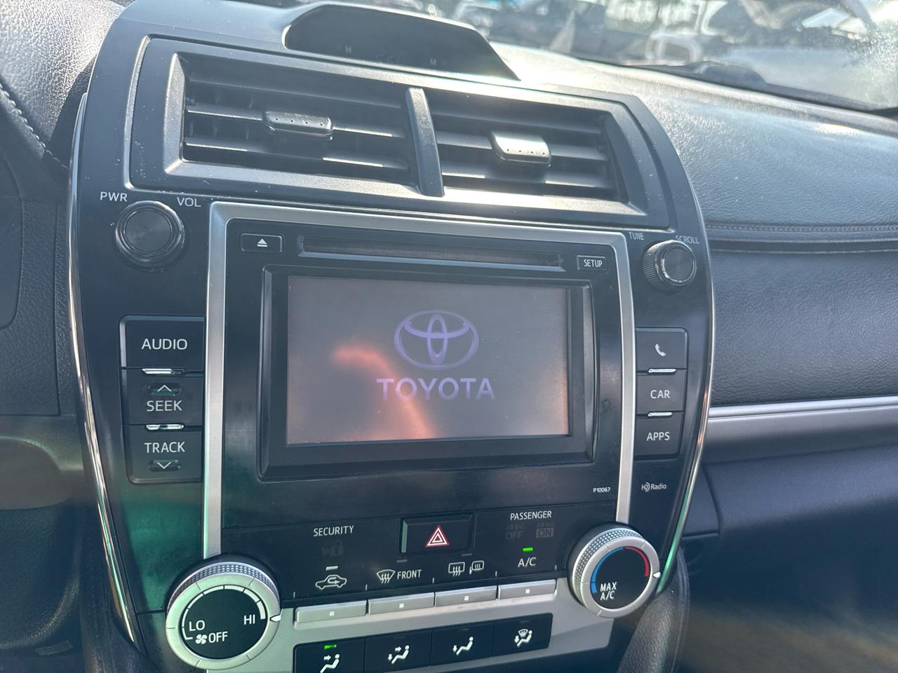 Toyota Camry 4dr Sdn I4 Auto SE (Natl) 2012