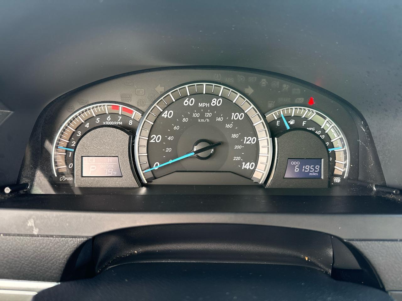 Toyota Camry 4dr Sdn I4 Auto SE (Natl) 2012