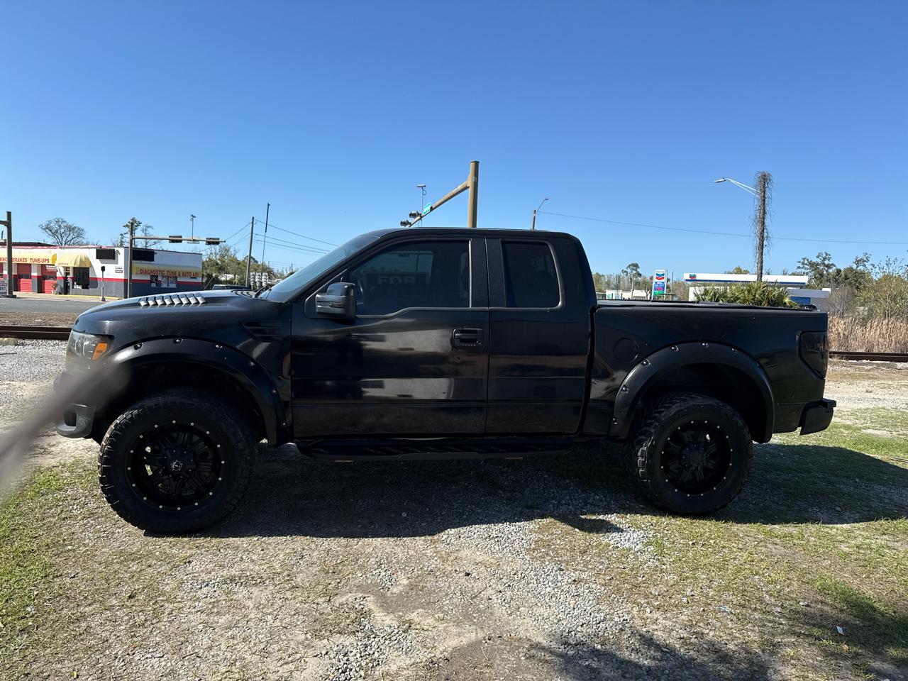 Ford F-150 4WD SuperCab 133" SVT Raptor 2011