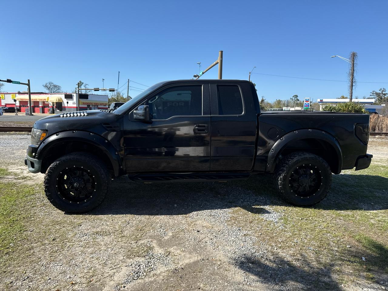 Ford F-150 4WD SuperCab 133" SVT Raptor 2011