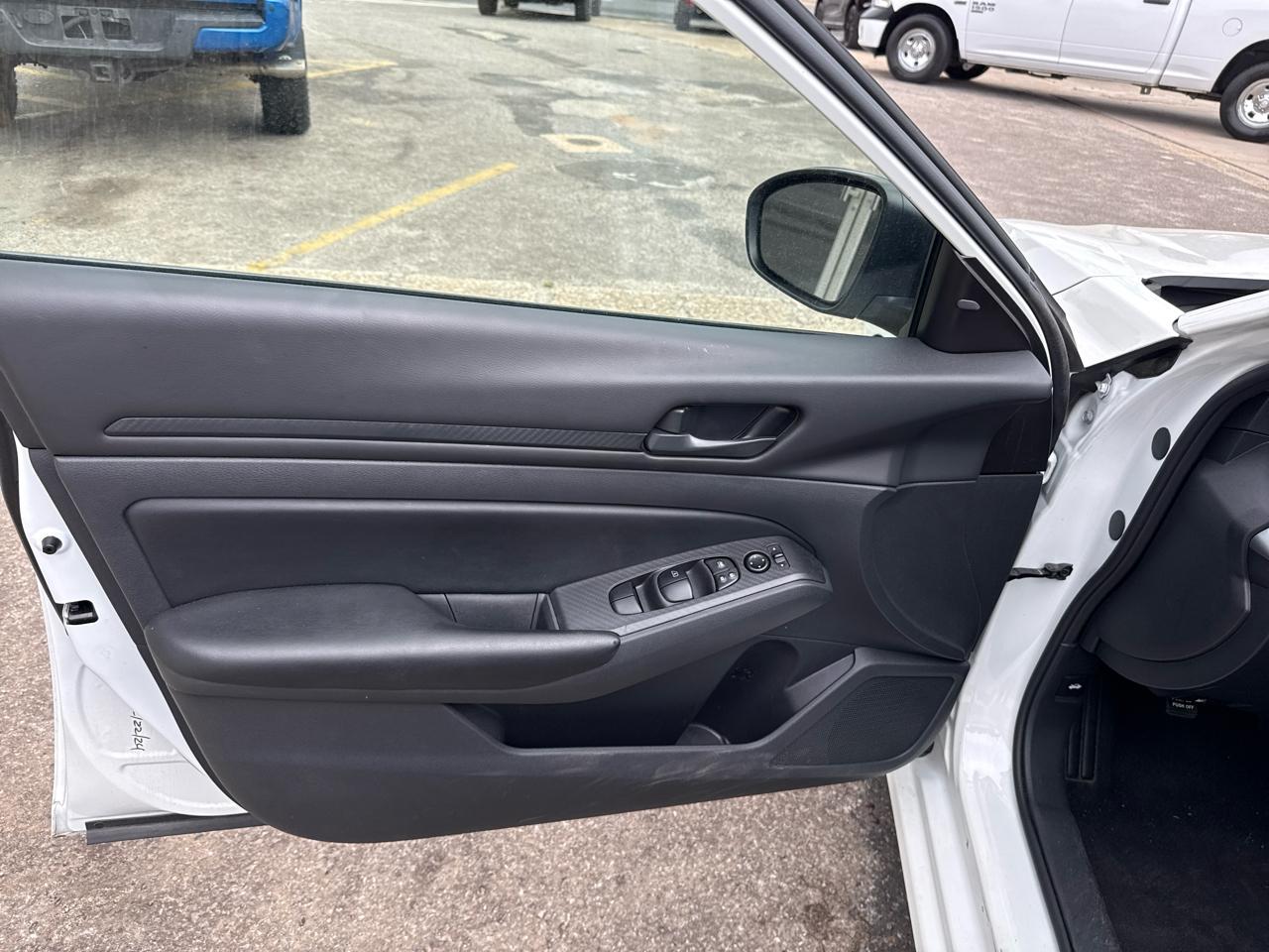 Nissan Altima 2.5 S Sedan 2024