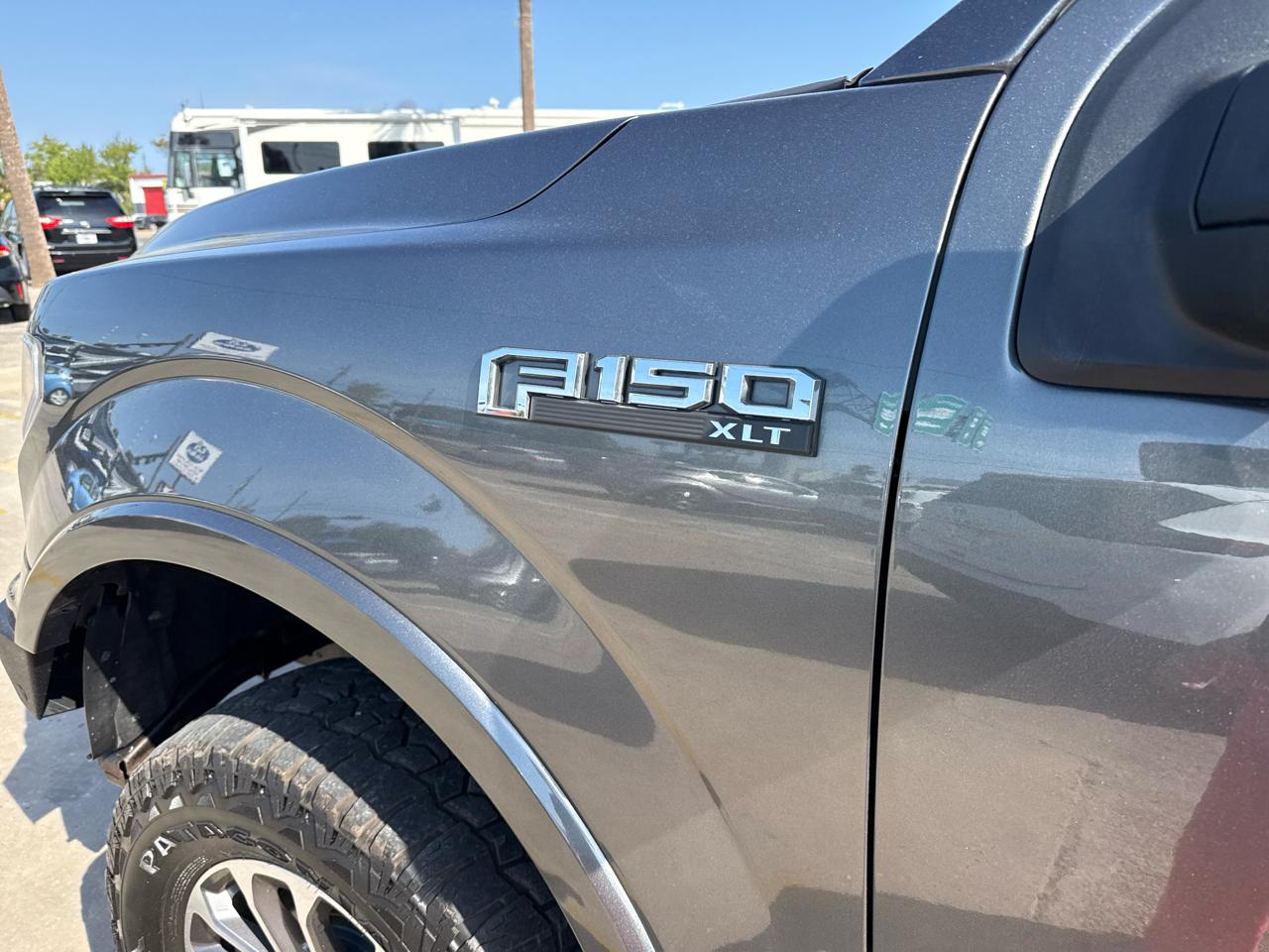 Ford F-150 4WD SuperCrew 139" XLT 2019