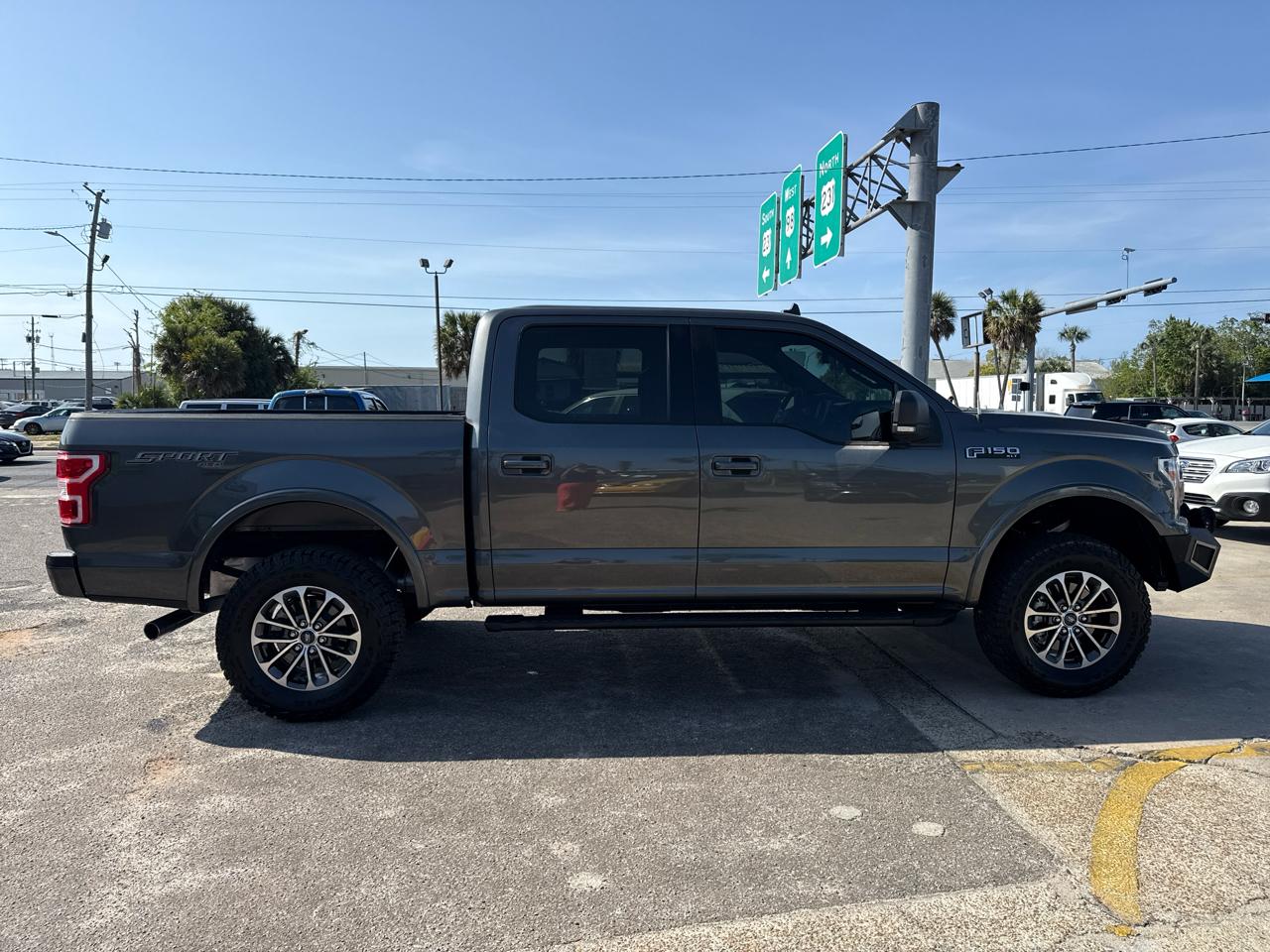 Ford F-150 4WD SuperCrew 139" XLT 2019