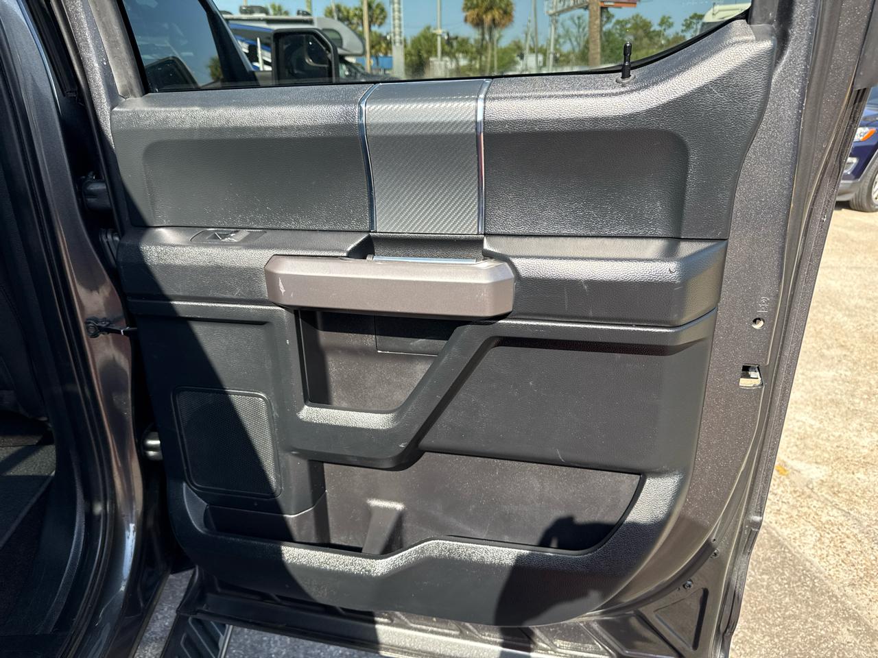 Ford F-150 4WD SuperCrew 139" XLT 2019