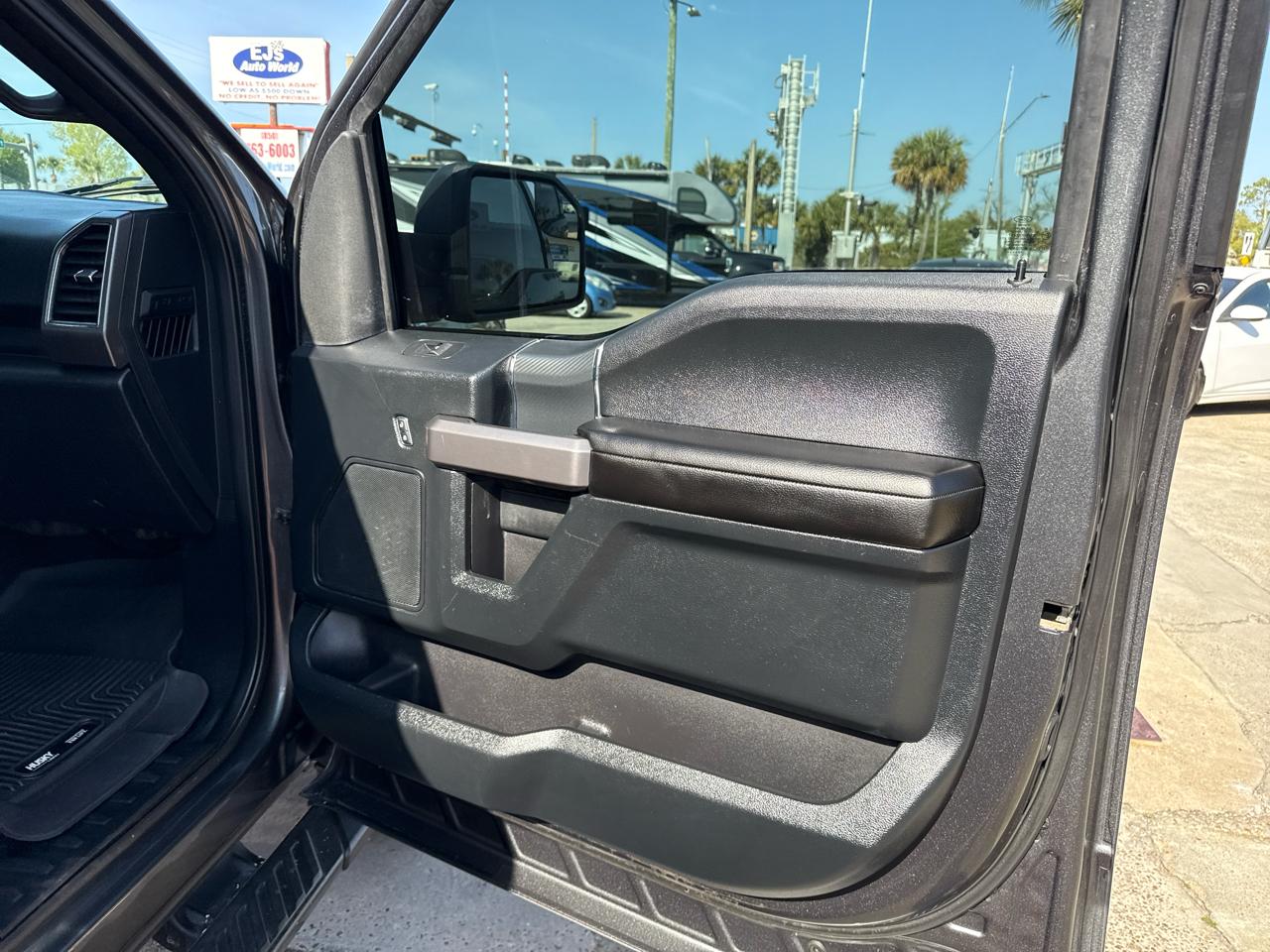 Ford F-150 4WD SuperCrew 139" XLT 2019